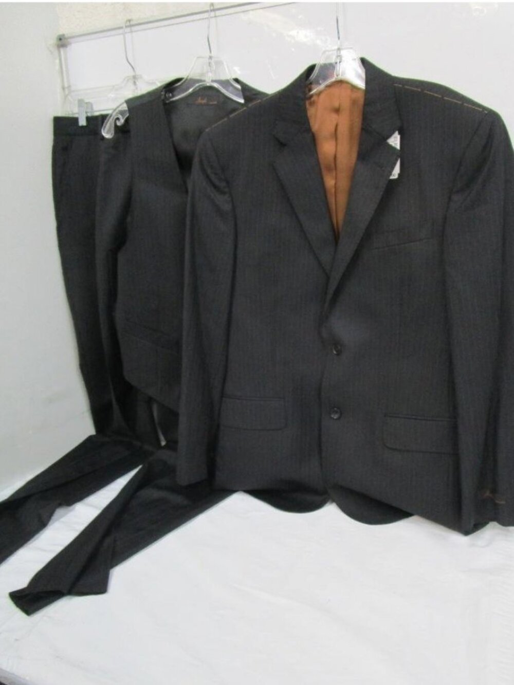 Jos. A. Bank "Joseph" 3-pc Wool Suit w/ Vest Black STRIPES 39R 33W Pleated Pants